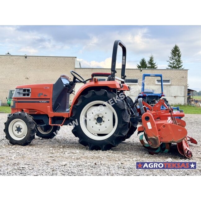 KUBOTA GT3 4 KUBOTA GT3 4