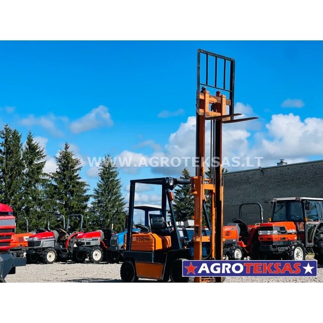 Toyota šakinis krautuvas 5FGL10 1